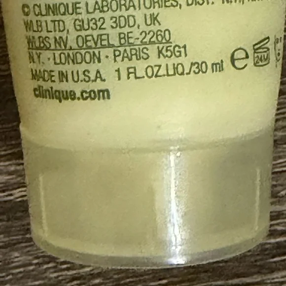 Clinique Travel Size 3 piece Skincare Set - Picture 5 of 5